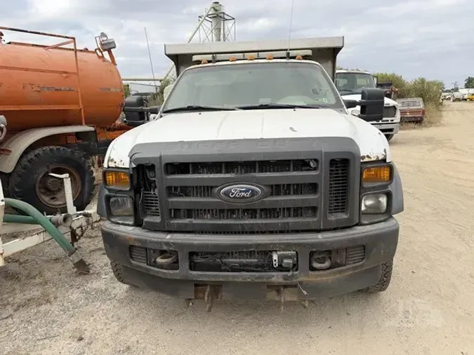 2010 FORD F550 XLT SD
