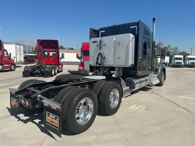 2020 Kenworth W990