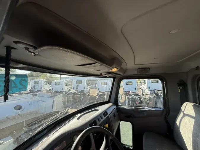 2020 Peterbilt 330