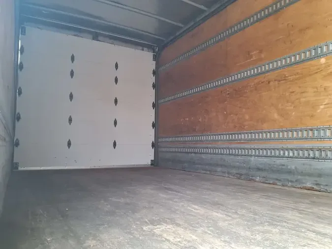 2018 FREIGHTLINER M2 106