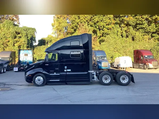 2023 Volvo VNL860