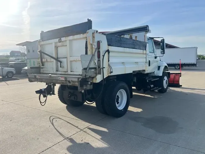2004 International WORKSTAR 7400