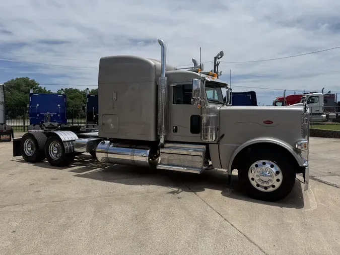 2019 Peterbilt 389