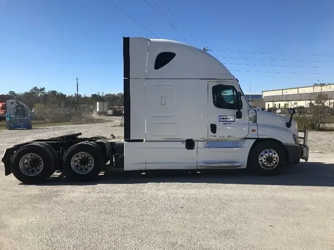 2019 Freightliner X12564ST