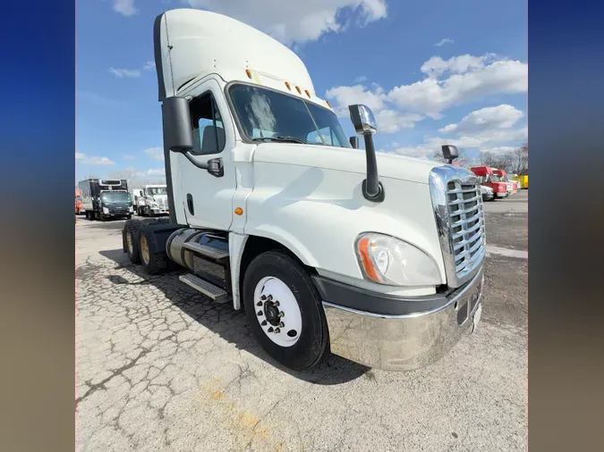 2017 FREIGHTLINER/MERCEDES CASCADIA 125