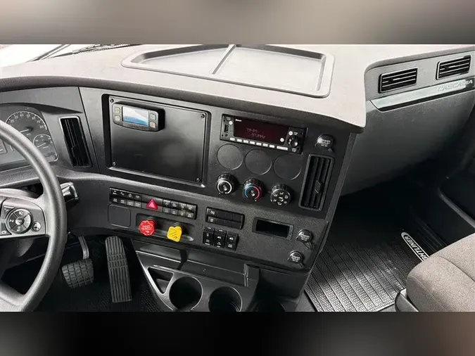 2023 FREIGHTLINER CA126