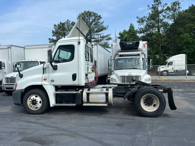 2019 FREIGHTLINER/MERCEDES CASCADIA 125