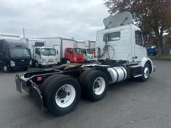 2019 VOLVO VNL