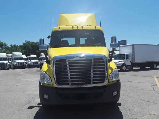 2017 FREIGHTLINER/MERCEDES CASCADIA 113