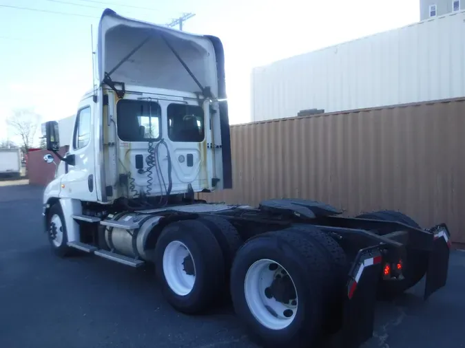 2017 FREIGHTLINER/MERCEDES CASCADIA 125