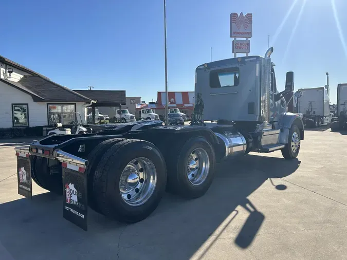 2022 Peterbilt 567