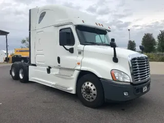 2016 FREIGHTLINER X12564ST