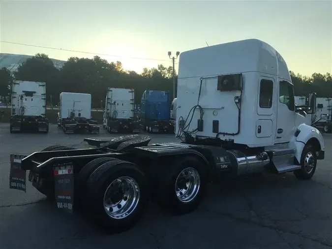 2022 KENWORTH T880