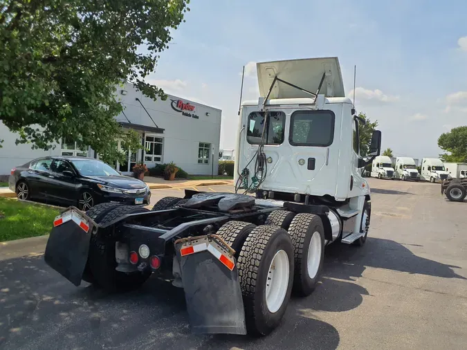 2016 FREIGHTLINER/MERCEDES CASCADIA 125