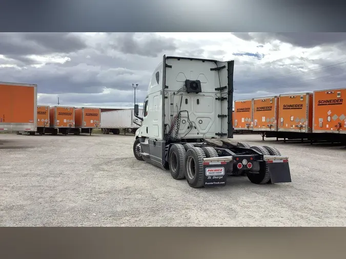 2022 Freightliner Cascadia 1267aed8f2aaaee6aeb6760f8765d4388cd