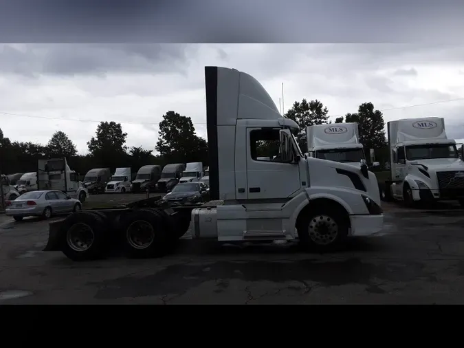 2018 Volvo VNL300