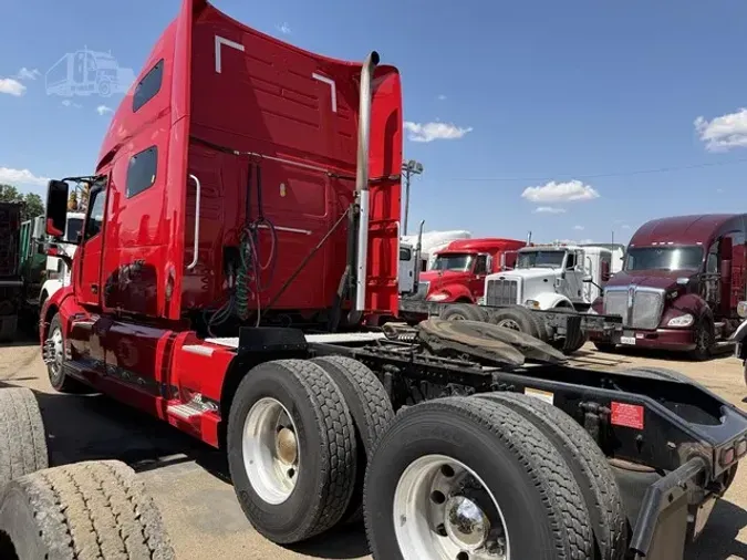 2019 VOLVO VNL64T760
