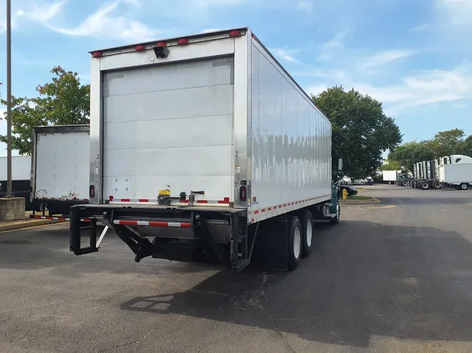 2017 FREIGHTLINER/MERCEDES M2 106