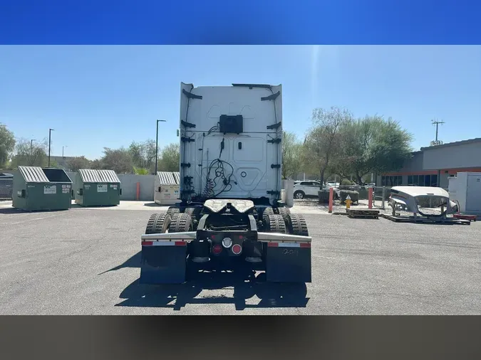 2021 Freightliner Cascadia 126