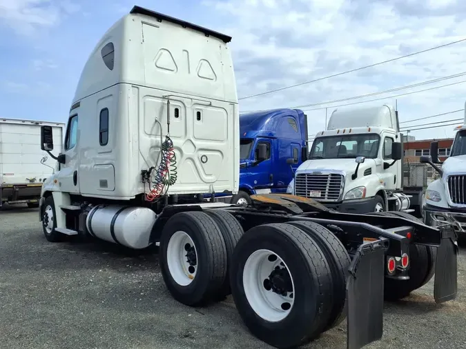 2018 FREIGHTLINER/MERCEDES CASCADIA 125