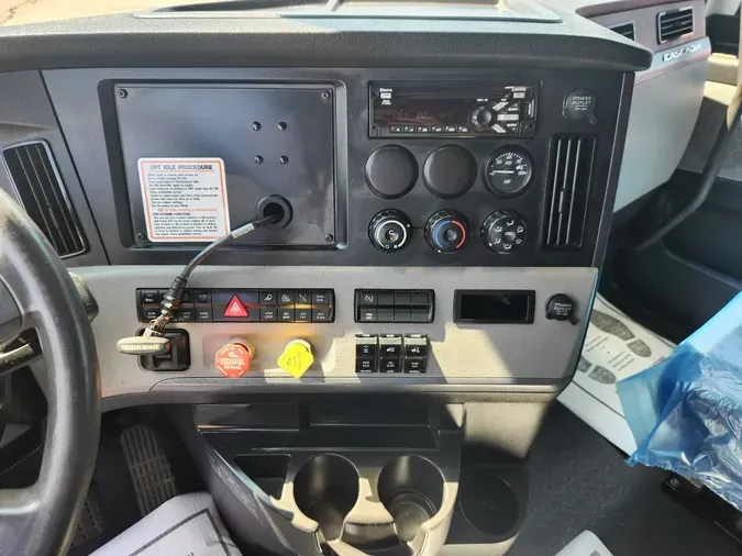 2021 FREIGHTLINER Cascadia 126