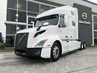 2021 VOLVO VNL64T760