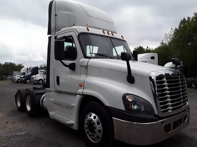 2017 FREIGHTLINER/MERCEDES CASCADIA 125