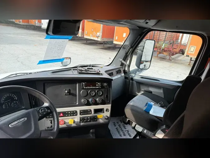 2021 Freightliner Cascadia 126