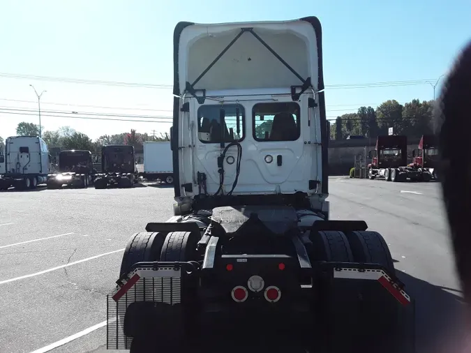 2018 FREIGHTLINER/MERCEDES CASCADIA 113