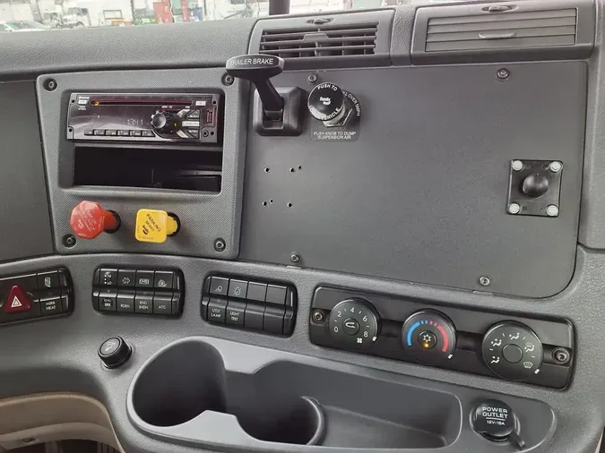 2019 FREIGHTLINER/MERCEDES CASCADIA 113