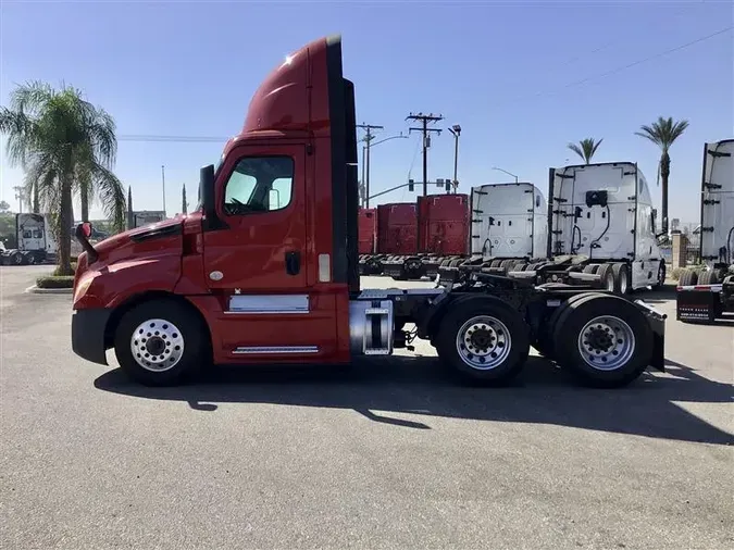 2020 FREIGHTLINER CA126