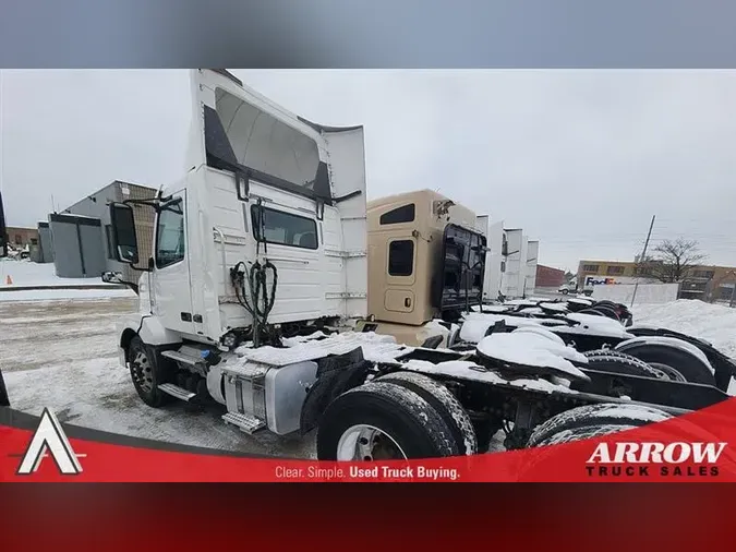 2018 VOLVO VNL300