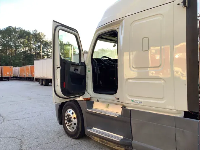 2020 Freightliner Cascadia