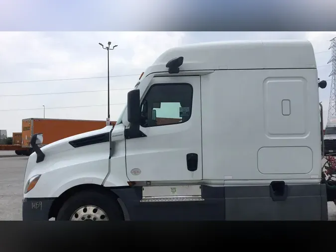 2022 Freightliner Cascadia 1267b1601d84c8a720d954b119d702a6e6f