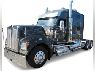 2024 Kenworth W990