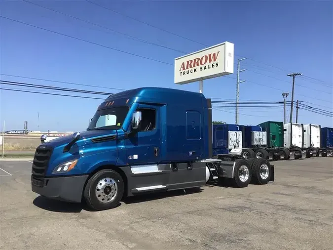 2021 FREIGHTLINER CA126
