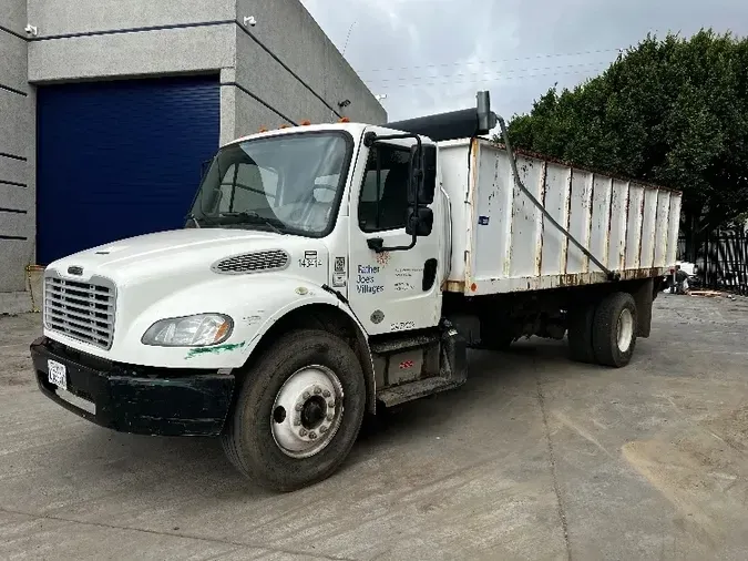 2016 Freightliner M2