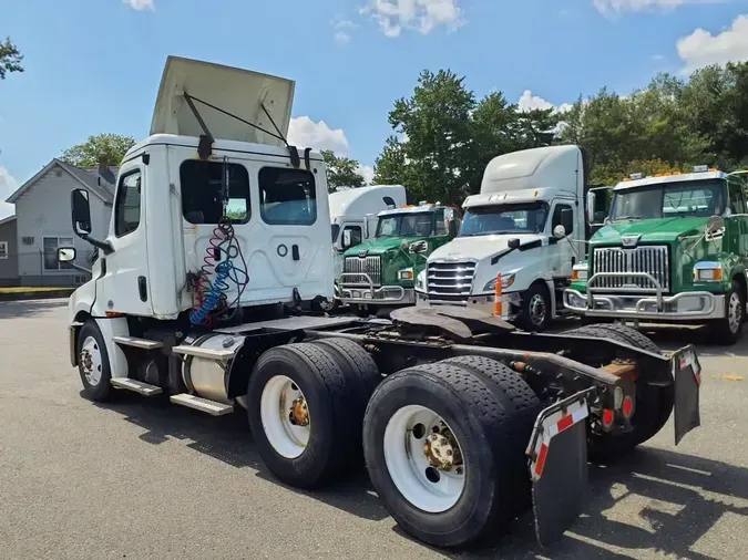 2019 FREIGHTLINER NEW CASCADIA PX12664