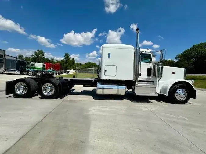 2023 Peterbilt 389