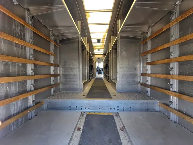 2017 FRTLR CUSTOM CHASSIS CORP MT-55 WALK-IN