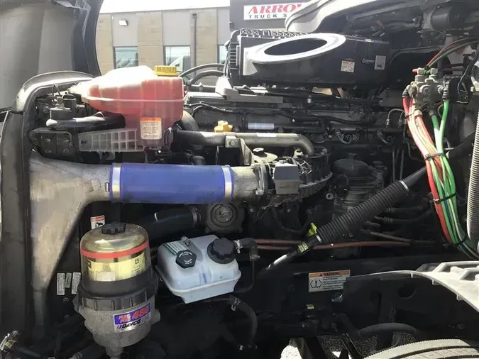2021 FREIGHTLINER CA126