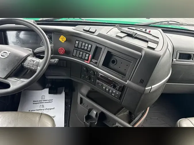 2021 VOLVO VNL8607b26f7887ae3967e02024b2fb3951521