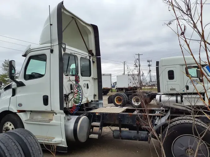 2020 FREIGHTLINER/MERCEDES NEW CASCADIA 116