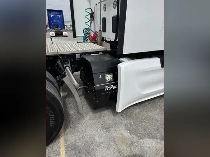 2023 PETERBILT 579