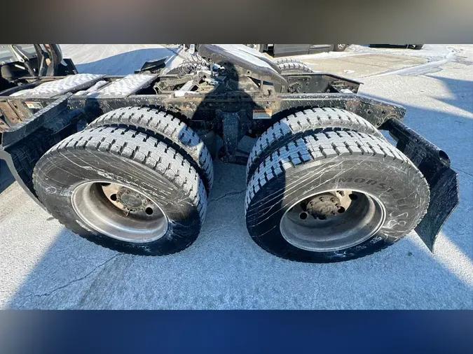 2021 Freightliner Cascadia 126