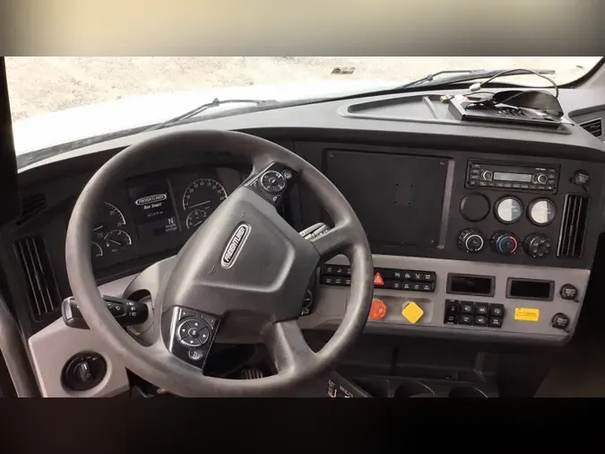 2020 Freightliner Cascadia 126