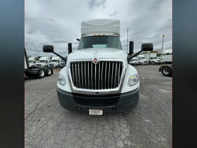 2019 NAVISTAR INTERNATIONAL LT625 DAYCAB T/A