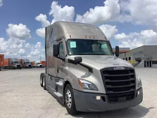2021 Freightliner Cascadia 126
