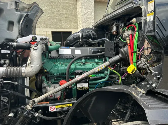 2021 Volvo VNL 860