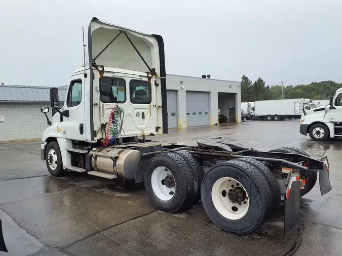 2018 FREIGHTLINER/MERCEDES CASCADIA 1257b377d75e329700bb32832db922cf5ad